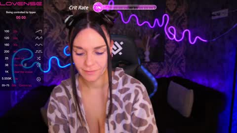 Snapshot of velvetsky_ chatting on December 8, 2024, 7:37 am Stella online show from December 8, 2024, 7:37 am