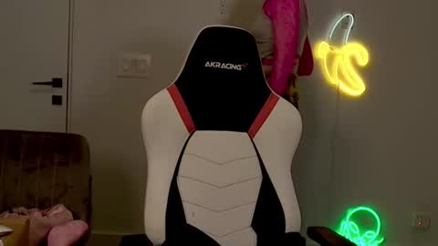 VelvetTGirl online show from March 5, 2026, 5:03 am