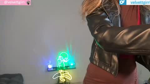 VelvetTGirl online show from May 29, 2026, 5:38 am