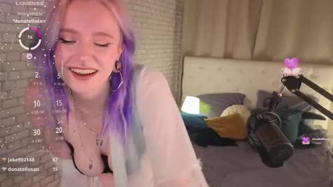 velvetvesper online show from November 11, 2025, 9:37 pm