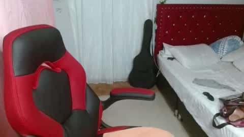 Snapshot of venecasexy44 chatting on November 5, 2025, 9:42 am venecasexy44 online show from November 5, 2025, 9:42 am