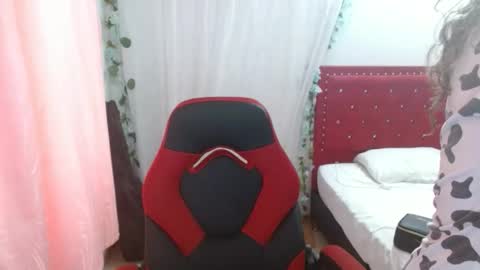 Snapshot of venecasexy44 chatting on November 11, 2025, 11:10 am venecasexy44 online show from November 11, 2025, 11:10 am