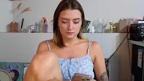 Snapshot of venera_style chatting on September 17, 2025, 8:05 am VENERA online show from September 17, 2025, 8:05 am