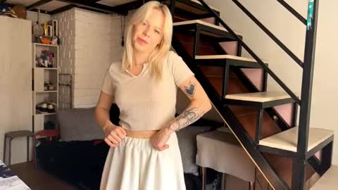 Snapshot of venessabonavia chatting on October 23, 2025, 10:25 am Lisa online show from October 23, 2025, 10:25 am