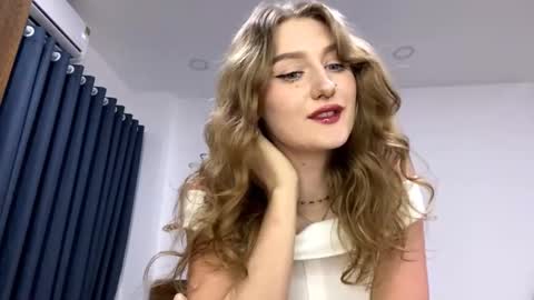 Snapshot of venniebonillas chatting on February 22, 2026, 10:58 am Emily online show from February 22, 2026, 10:58 am