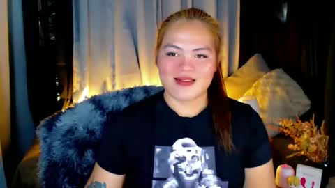 Snapshot of venus_colly chatting on November 15, 2025, 2:20 am I am Colly Your mystery girl online show from November 15, 2025, 2:20 am