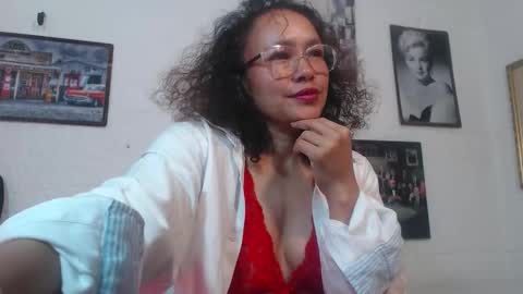 venus_lov online show from October 6, 2025, 10:23 am