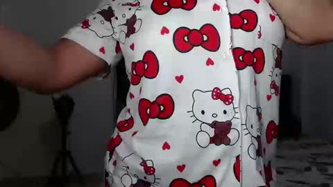 venus_menoza online show from October 17, 2025, 9:50 pm