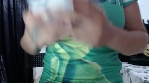 venus_menoza online show from December 19, 2025, 12:23 pm