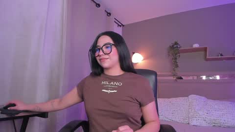 Snapshot of venus_reid chatting on February 4, 2025, 8:02 am venus_reid online show from February 4, 2025, 8:02 am