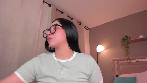 Snapshot of venus_reid chatting on March 5, 2025, 10:00 am venus_reid online show from March 5, 2025, 10:00 am