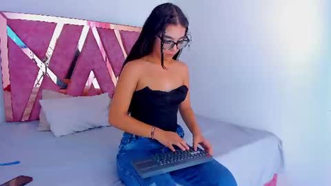 VERONICA online show from June 12, 2026, 9:46 pm