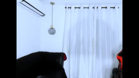 Snapshot of venus_velvet chatting on November 13, 2025, 1:04 am venus_velvet online show from November 13, 2025, 1:04 am