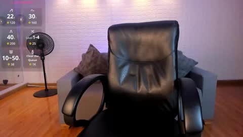 Snapshot of venuscooper_ chatting on February 27, 2026, 6:19 pm Venus Cooper Everyday From 1400 to 2200 Col Time online show from February 27, 2026, 6:19 pm