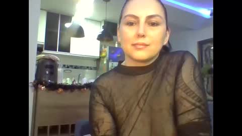 Snapshot of venusina07 chatting on October 17, 2025, 5:10 am VENUSINA07 online show from October 17, 2025, 5:10 am