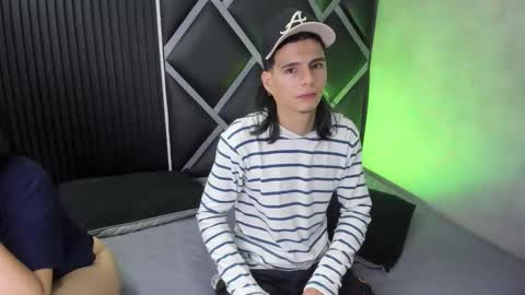 venuss09 online show from October 28, 2025, 9:39 pm