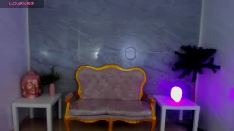 venuss online show from October 30, 2025, 4:30 pm