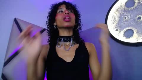 venuss_03 online show from January 6, 2026, 3:21 am