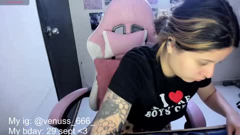 Snapshot of venussx_x chatting on September 29, 2025, 4:39 am Venus MY BDAY 29 SEPT online show from September 29, 2025, 4:39 am