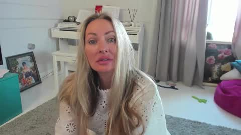 Violetta  online show from September 28, 2025, 3:45 am