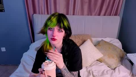 Snapshot of veolatownson chatting on October 16, 2025, 8:10 pm Erica online show from October 16, 2025, 8:10 pm