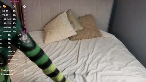 Snapshot of veolatownson chatting on November 2, 2025, 8:11 pm Erica online show from November 2, 2025, 8:11 pm