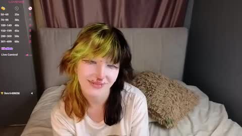 Snapshot of veolatownson chatting on November 6, 2025, 8:21 pm Erica online show from November 6, 2025, 8:21 pm