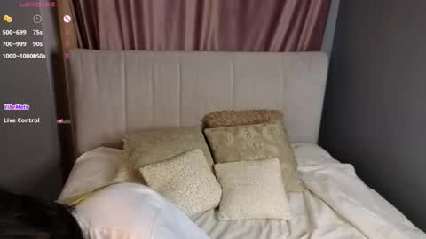 Snapshot of veolatownson chatting on November 7, 2025, 8:09 pm Erica online show from November 7, 2025, 8:09 pm