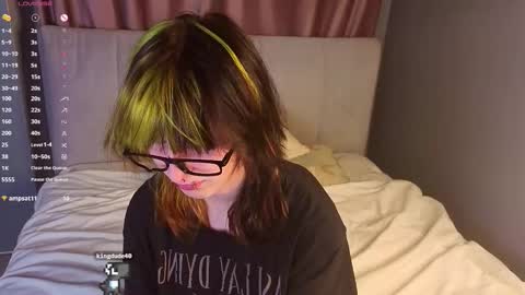 Snapshot of veolatownson chatting on November 19, 2025, 8:09 pm Erica online show from November 19, 2025, 8:09 pm