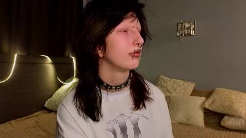 Snapshot of veolatownson chatting on December 1, 2025, 8:14 pm Erica online show from December 1, 2025, 8:14 pm