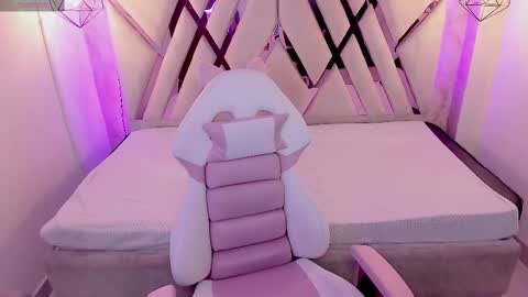 Domelipa  online show from February 23, 2025, 9:16 pm