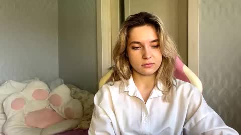 Snapshot of verlieweit chatting on October 4, 2025, 8:01 am Nova online show from October 4, 2025, 8:01 am