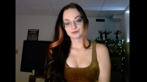 vero495065 online show from November 3, 2025, 9:05 pm