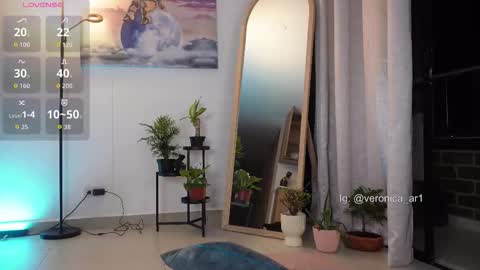 Snapshot of vero_cam chatting on September 24, 2025, 3:32 am vero_cam online show from September 24, 2025, 3:32 am