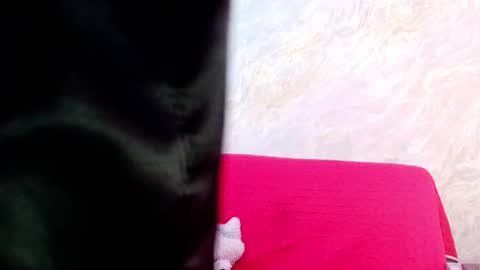 Vero online show from October 7, 2025, 3:14 am