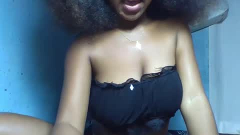 verolla31 online show from March 8, 2025, 7:42 pm