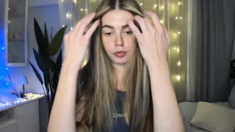 Snapshot of veronarolls chatting on December 28, 2024, 5:25 pm Lolitalolz online show from December 28, 2024, 5:25 pm