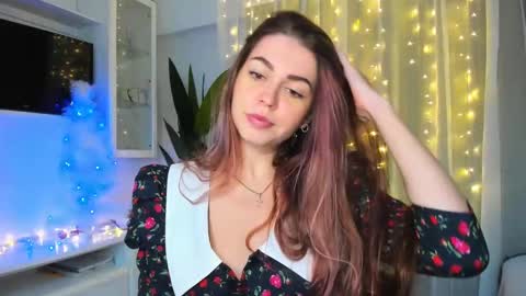 Snapshot of veronarolls chatting on January 1, 2025, 4:29 pm Lolitalolz online show from January 1, 2025, 4:29 pm