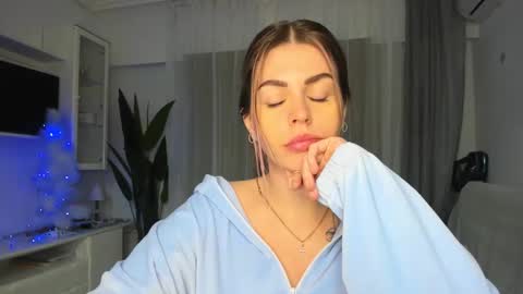 Snapshot of veronarolls chatting on January 8, 2025, 7:34 pm Lolitalolz online show from January 8, 2025, 7:34 pm