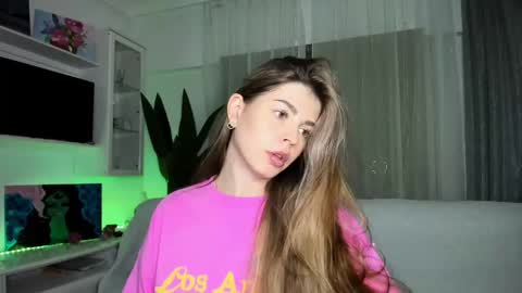 Snapshot of veronarolls chatting on January 21, 2025, 8:11 pm Lolitalolz online show from January 21, 2025, 8:11 pm