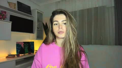 Snapshot of veronarolls chatting on January 26, 2025, 2:03 am Lolitalolz online show from January 26, 2025, 2:03 am