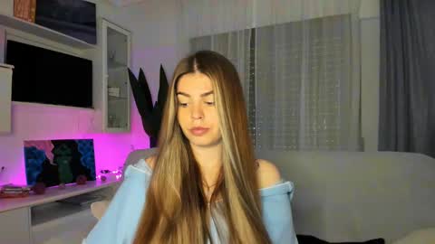 Snapshot of veronarolls chatting on March 2, 2025, 4:10 pm Lolitalolz online show from March 2, 2025, 4:10 pm