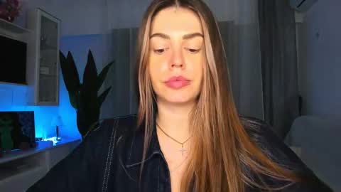 Snapshot of veronarolls chatting on March 10, 2025, 9:51 pm Lolitalolz online show from March 10, 2025, 9:51 pm