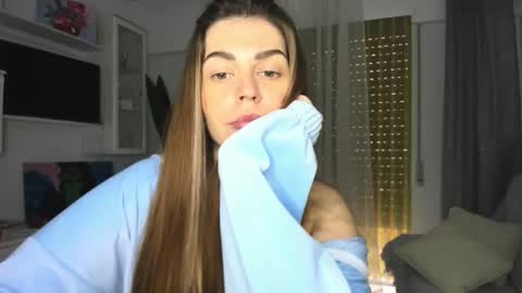 Snapshot of veronarolls chatting on March 12, 2025, 5:07 pm Lolitalolz online show from March 12, 2025, 5:07 pm