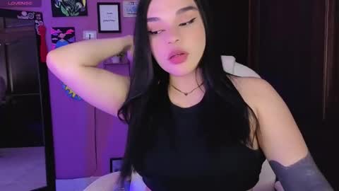 Snapshot of veronica_118 chatting on October 6, 2025, 2:20 am veronica_118 online show from October 6, 2025, 2:20 am