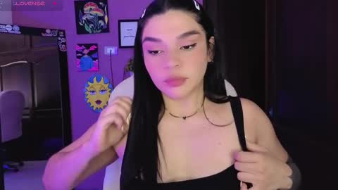 Snapshot of veronica_118 chatting on October 26, 2025, 11:31 pm veronica_118 online show from October 26, 2025, 11:31 pm