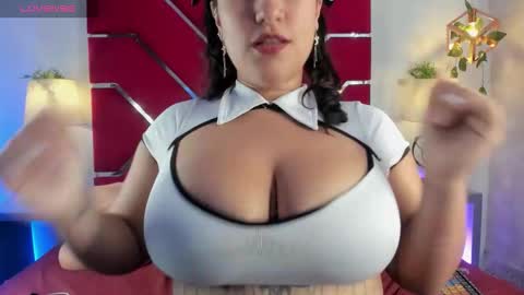 Veronica Olson online show from November 14, 2025, 2:43 am