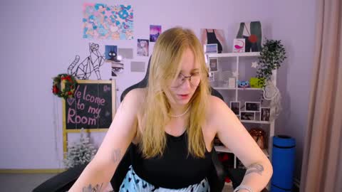 Snapshot of veronicaandersen chatting on February 4, 2025, 9:49 am VERONICA online show from February 4, 2025, 9:49 am