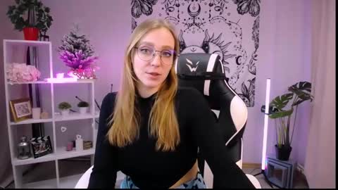 Snapshot of veronicaandersen chatting on February 13, 2025, 9:30 am VERONICA online show from February 13, 2025, 9:30 am