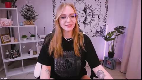Snapshot of veronicaandersen chatting on February 16, 2025, 10:10 pm VERONICA online show from February 16, 2025, 10:10 pm